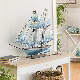 Decorative Objects & Figurines